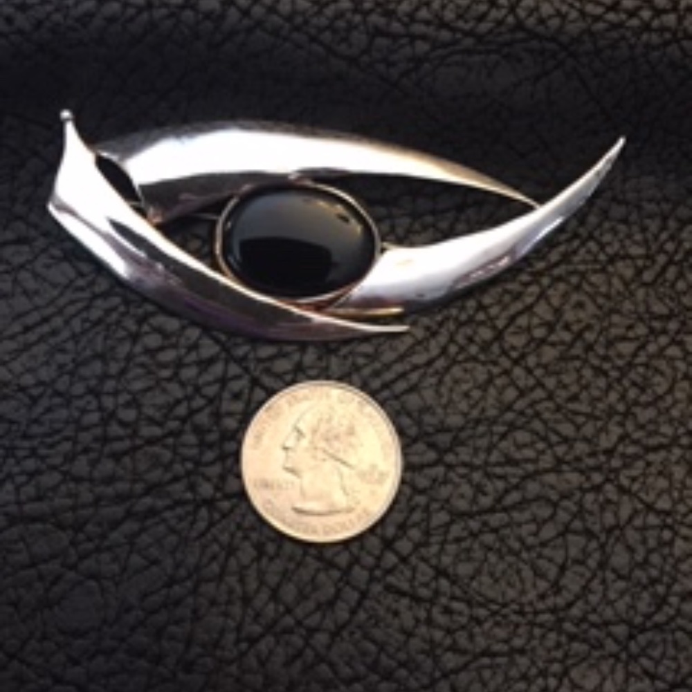 Large Vintage .925 Sterling silver/onyx Brooch Modernist Pin-Very nice